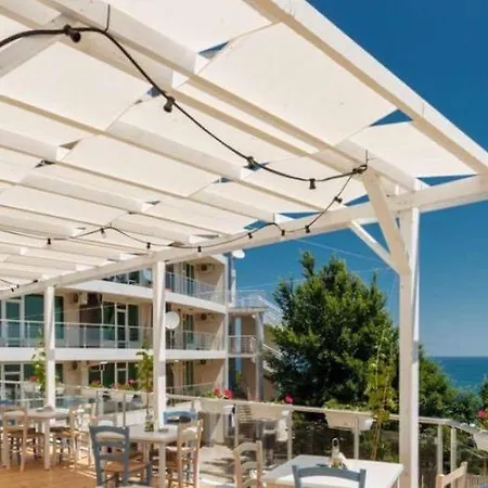 Evia In Silver Beach بايالا