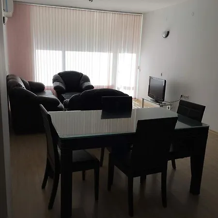 Evia In Silver Beach شقة بايالا